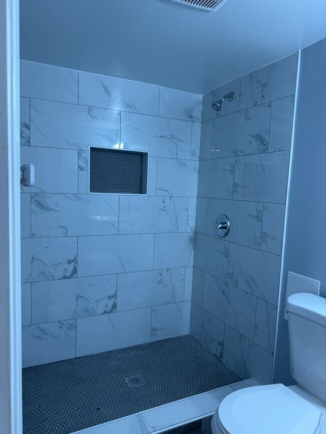 Foto del edificio - 1526 Popland St