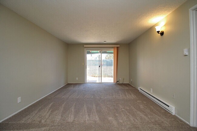 Foto del edificio - 18245 E Burnside St