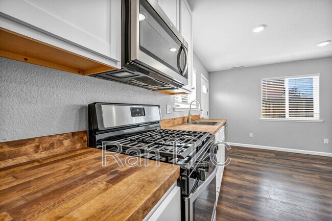 Foto del edificio - 229 W Pueblo St