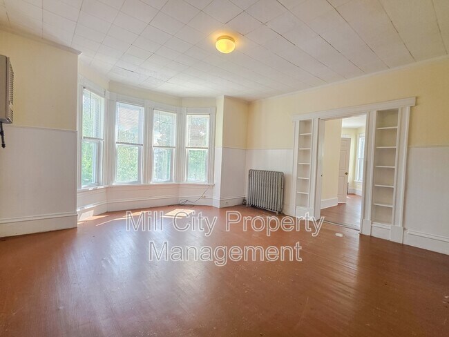 Building Photo - 126 Harrison St