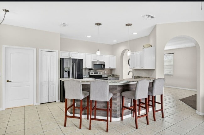 Building Photo - 21560 Brixham Run Loop