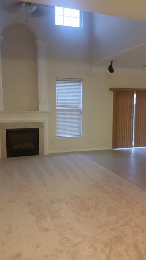 Building Photo - 4 BR/2BA Home in Bells Crossing S/D