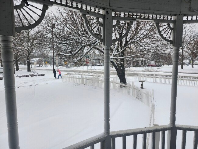 Foto del edificio - 714 E Lamar St