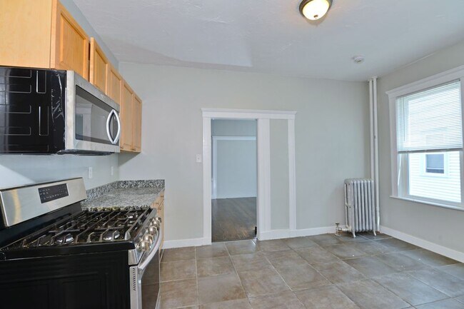 Building Photo - 20 W Tremlett St