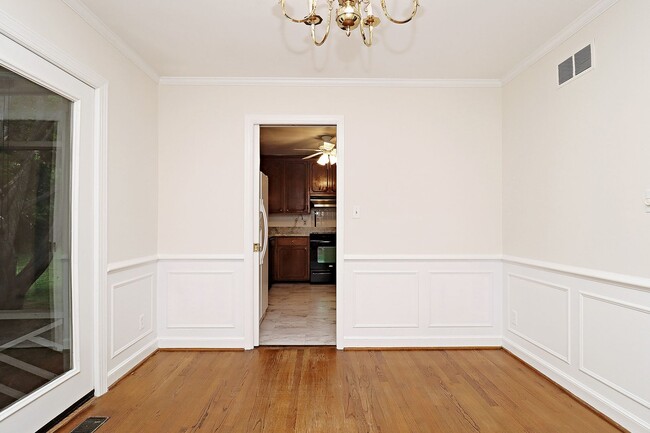 Foto del edificio - Charming Greenbrier Home on Half-Acre