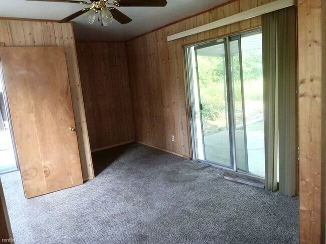 Foto del edificio - 3 br, 1 bath House - 5348 Farmhill Rd