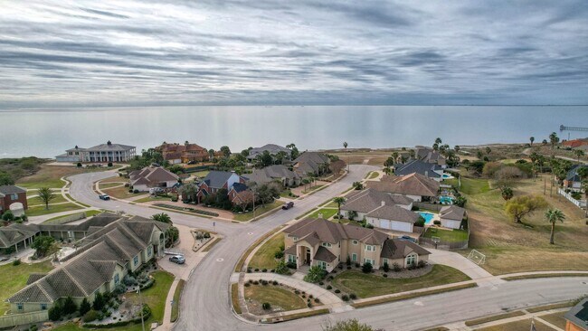 Foto del edificio - 204 Black Diamond Rd