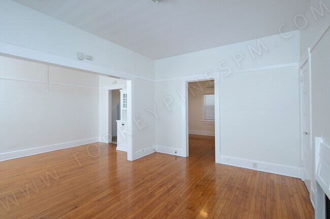 Foto del edificio - Charming 1 BR with AC in Bankers Hill with Onsite Laundry