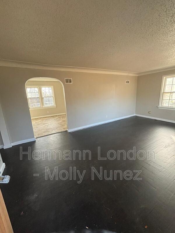 Building Photo - 408 Coppinger Dr