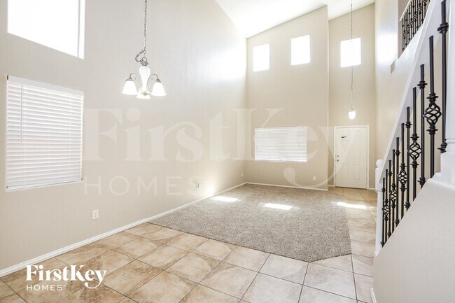 Foto del edificio - 420 Orchid Oasis Ave