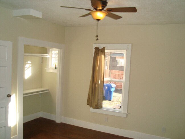 Foto del edificio - 1378-1380 W 30th Street