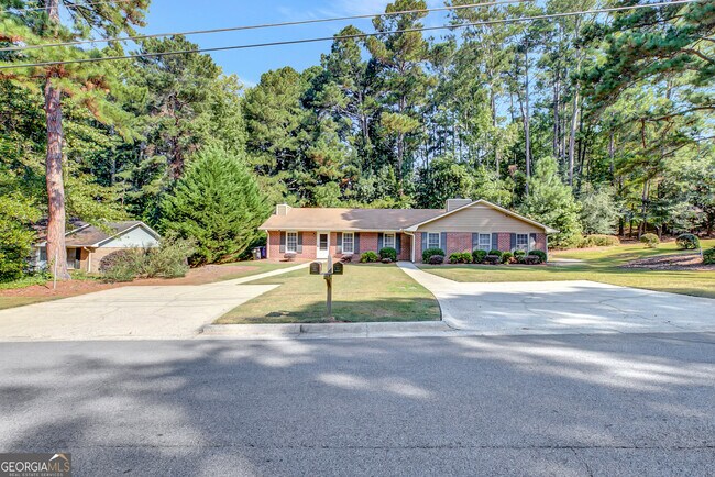 Building Photo - 135 Belle Dr