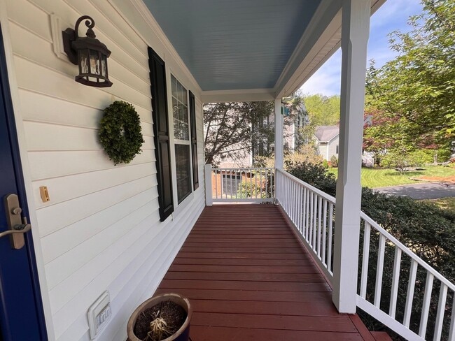 Building Photo - 1093 Wintergreen Ln