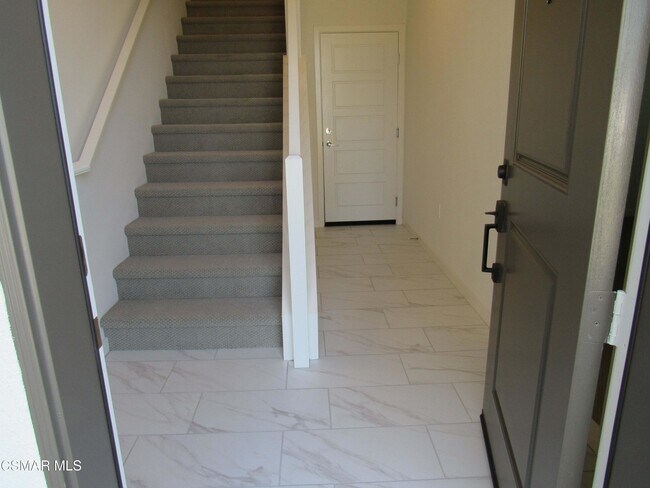 Foto del edificio - 527 Winchester Dr