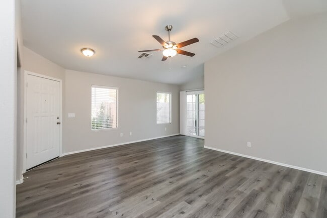 Building Photo - 4127 E Mica Rd