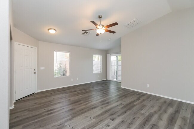 Foto del edificio - 4127 E Mica Rd