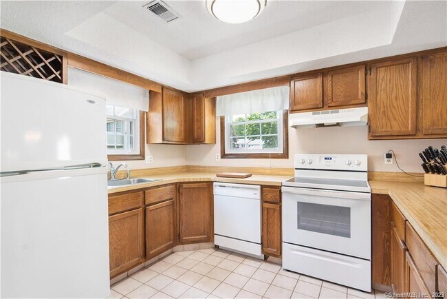 Foto del edificio - 714 Misty Meadow Ln