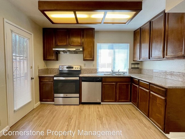 Building Photo - 3 br, 2.5 bath House - 3161 Teddington Drive