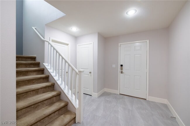 Building Photo - 3203 Subtle Color Ave