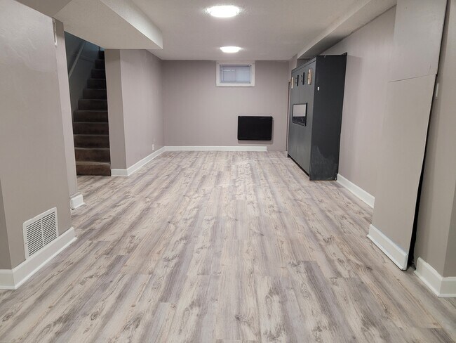 Foto del edificio - 5837 Grand Ave S