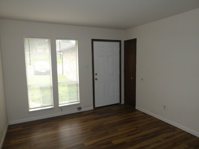 Foto del edificio - 4506 N.Oakland Gravel Rd.