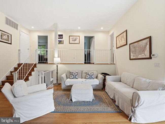Building Photo - 405 Underhill Pl