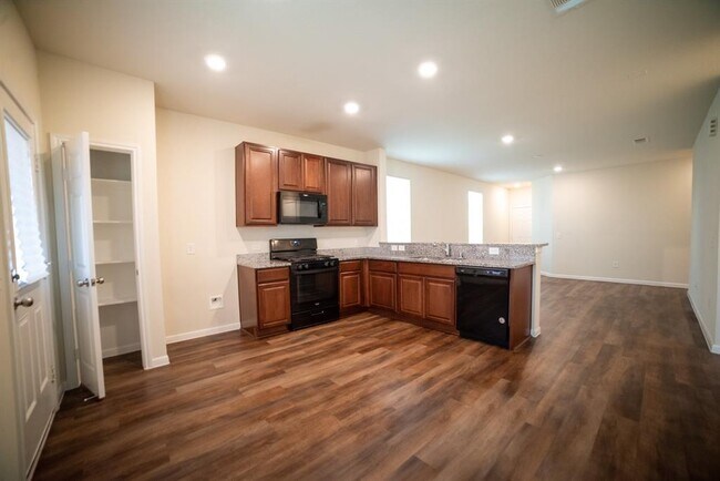 Foto del edificio - 14510 Chasing Bend Dr