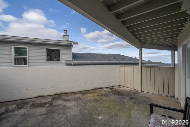 Building Photo - $2,950 / 2br - 2 BED 1 BATH DUPLEX IN KAILUA HEIGHTS (Honolulu)