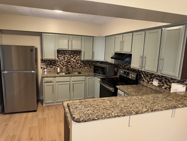 Photo - 613 E Carroll St House