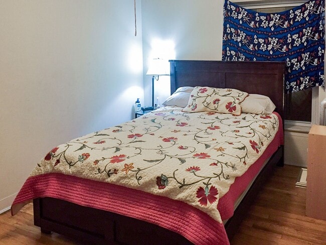 Building Photo - 2008 W Foster Ave