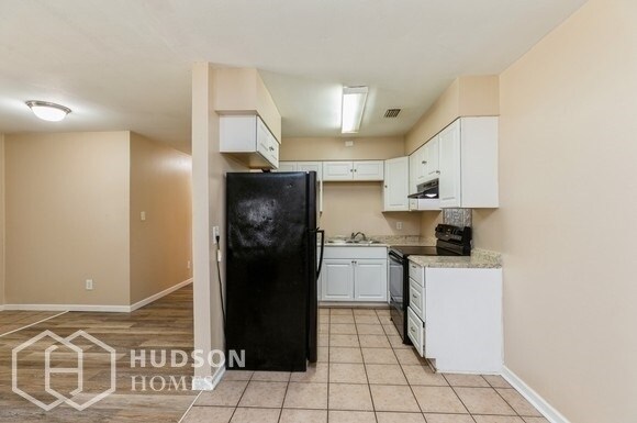 Building Photo - NOW AVAILABLE!  917 Blue Springs Dr, Pensa...