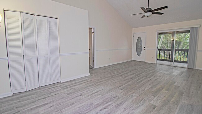 Foto del edificio - 8164 SE Croft Cir