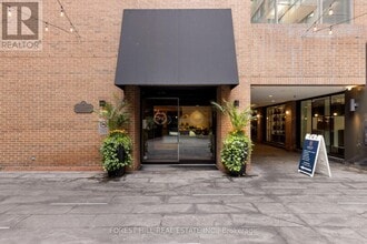Building Photo - 164-164 Cumberland St