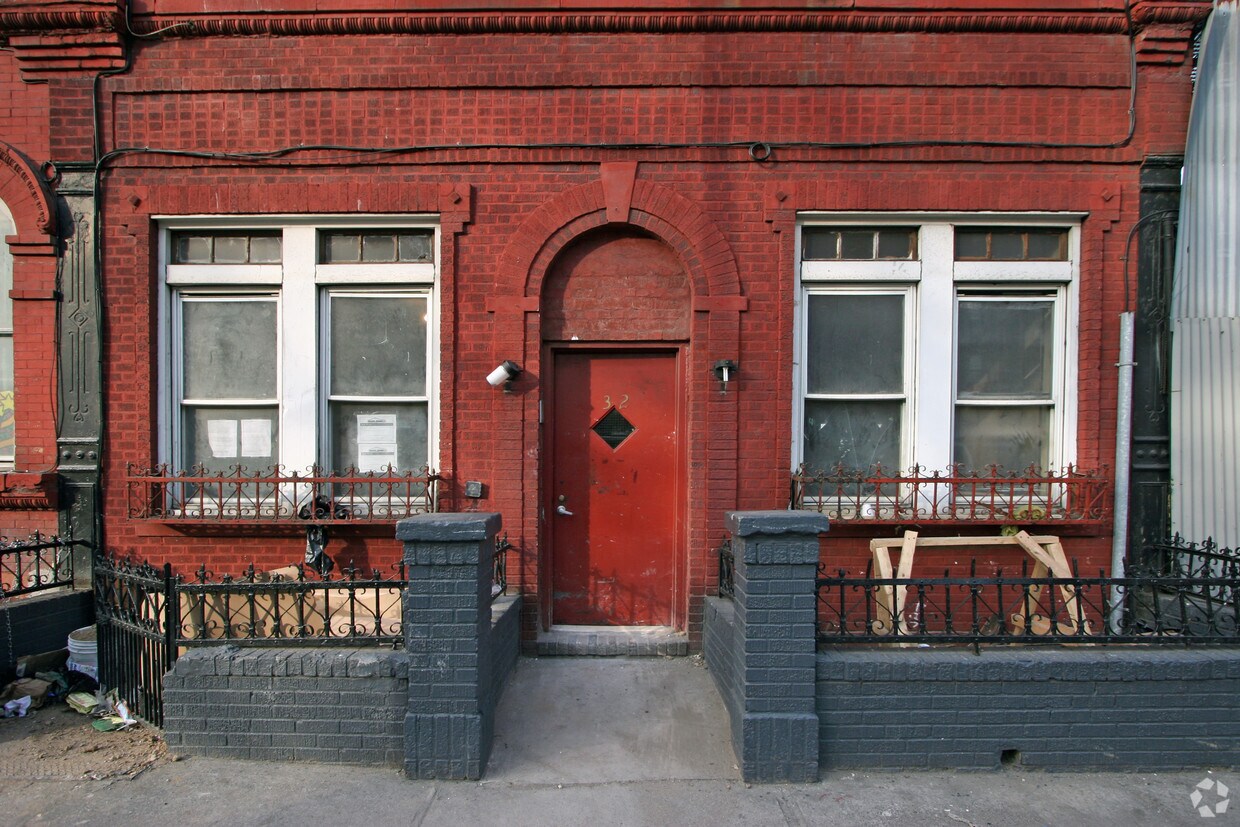 Building Photo - 32 Nostrand Ave