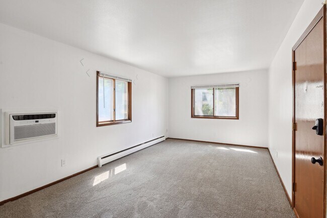 Building Photo - 3029 Garfield Ave
