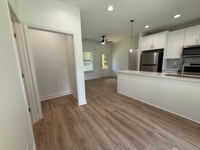 Foto del edificio - NEW CONSTRUCTION! NOW LEASING FOR AUGUST 2...