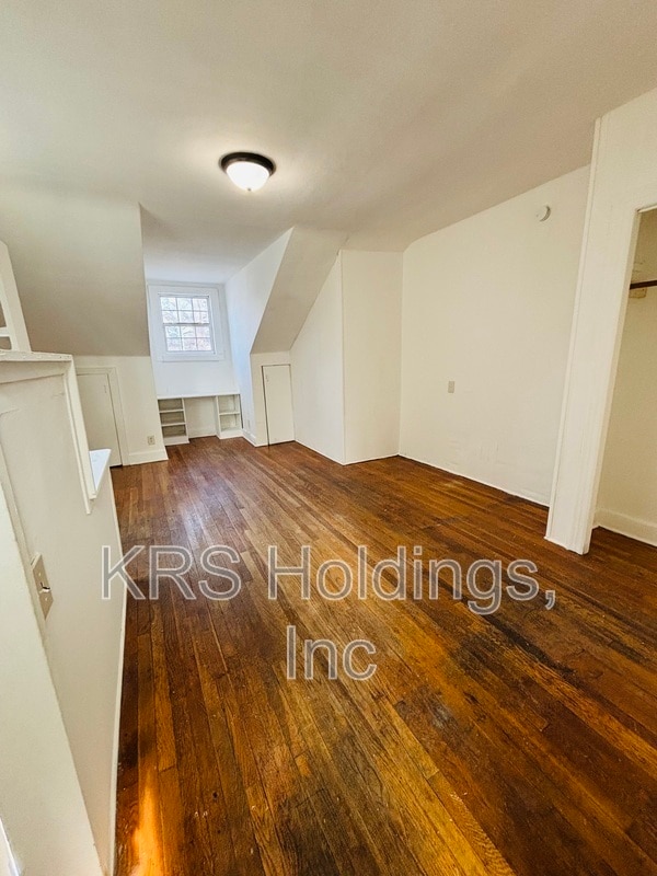 Building Photo - 215 W Little Creek Rd