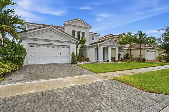 Foto del edificio - 15239 Goldfinch Cir