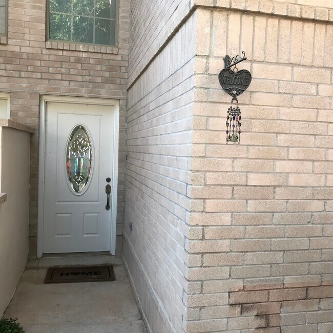 Building Photo - 7521 Country Club Dr