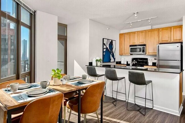 Foto del edificio - 605 W Kinzie St