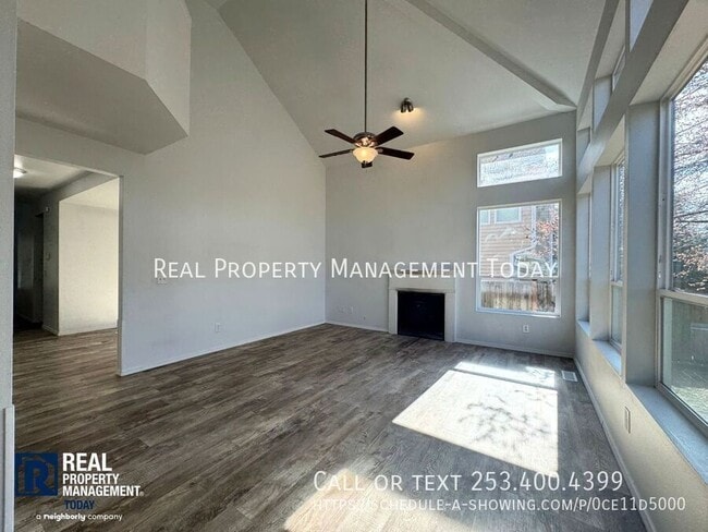 Building Photo - 4788 Okanogan Dr SE