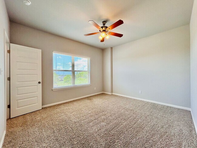 Building Photo - 1156 Capra Ln