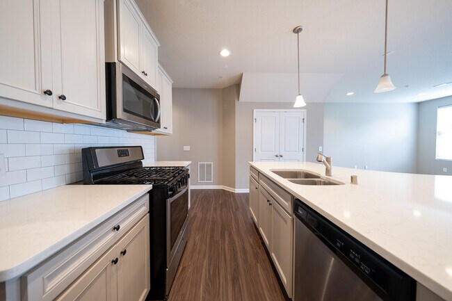 Foto del edificio - 724 Wildflower Ln