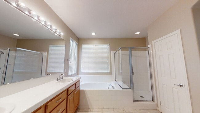 Building Photo - 3725 Strata Dr