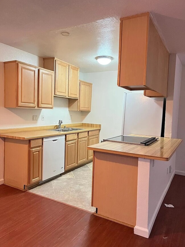Foto del edificio - 9522 Carroll Canyon Rd