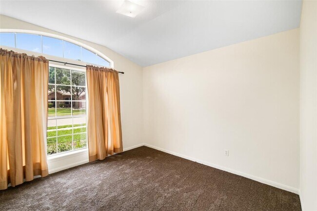 Foto del edificio - 315 Brushy Glen Dr