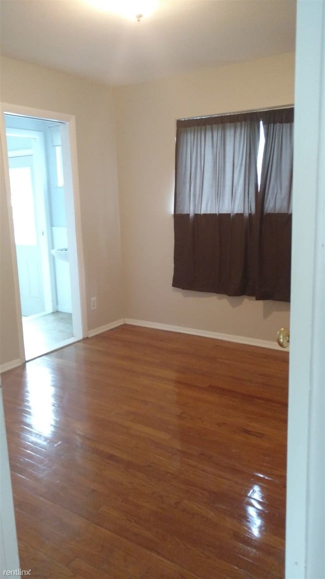 Building Photo - 4811 Weiss St