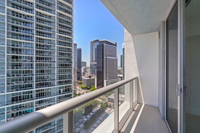 Building Photo - 475 Brickell Ave