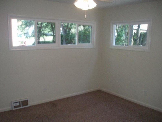 Building Photo - 918 Melvin Ct