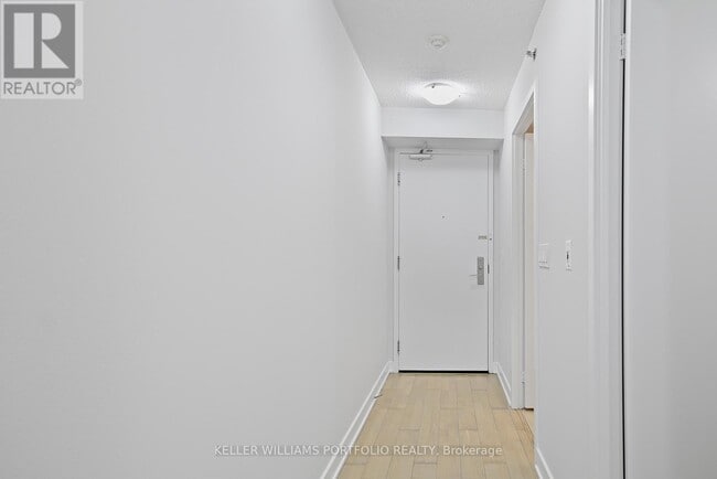 Building Photo - 21-621 Nelson St